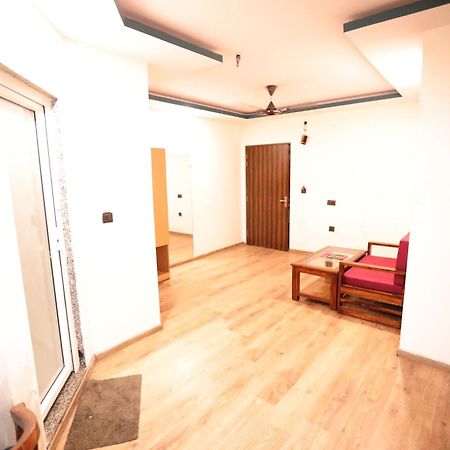 Hotel Noida Grand Sec 58 Extérieur photo