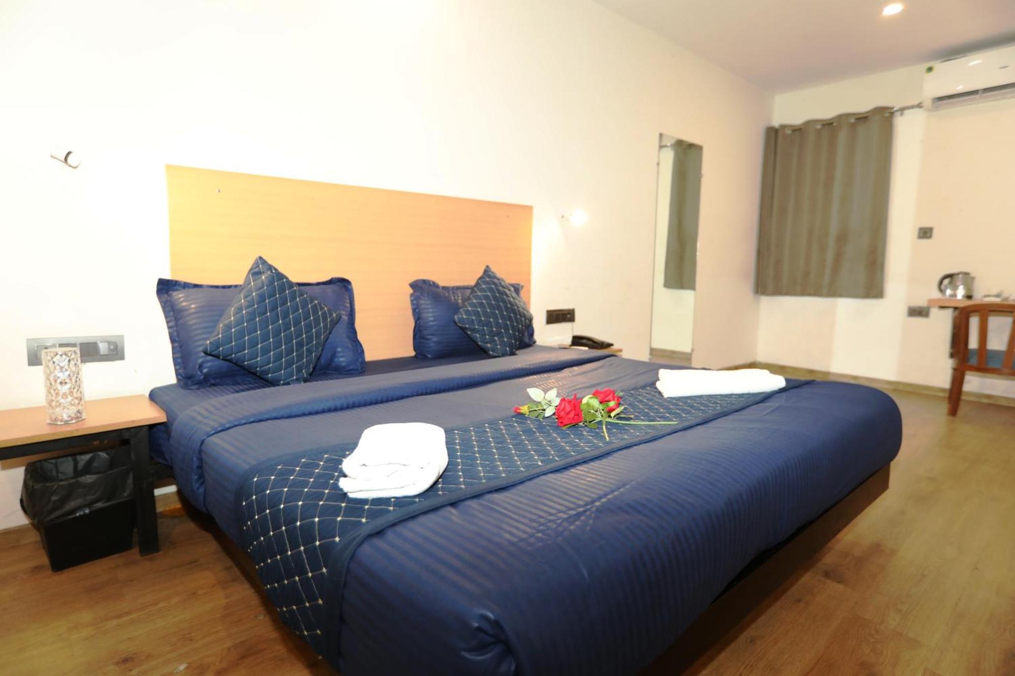 Hotel Noida Grand Sec 58 Extérieur photo