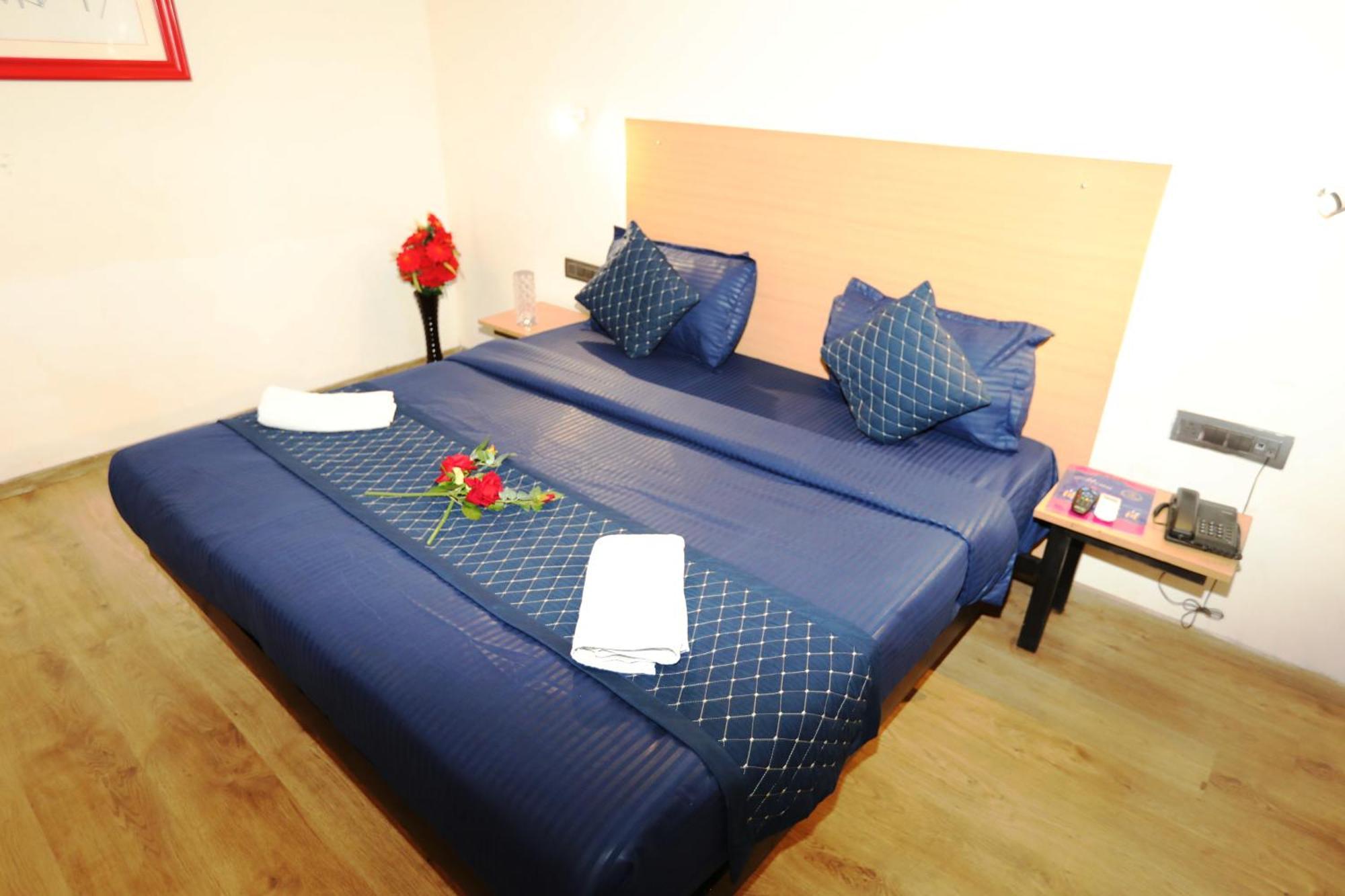 Hotel Noida Grand Sec 58 Extérieur photo