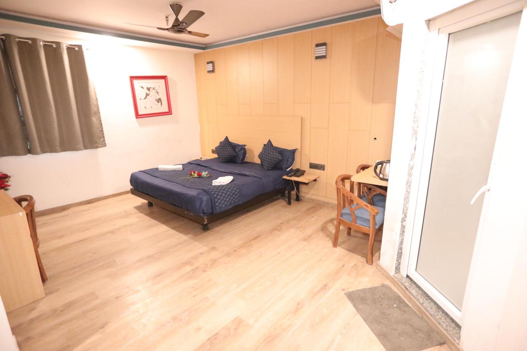 Hotel Noida Grand Sec 58 Extérieur photo