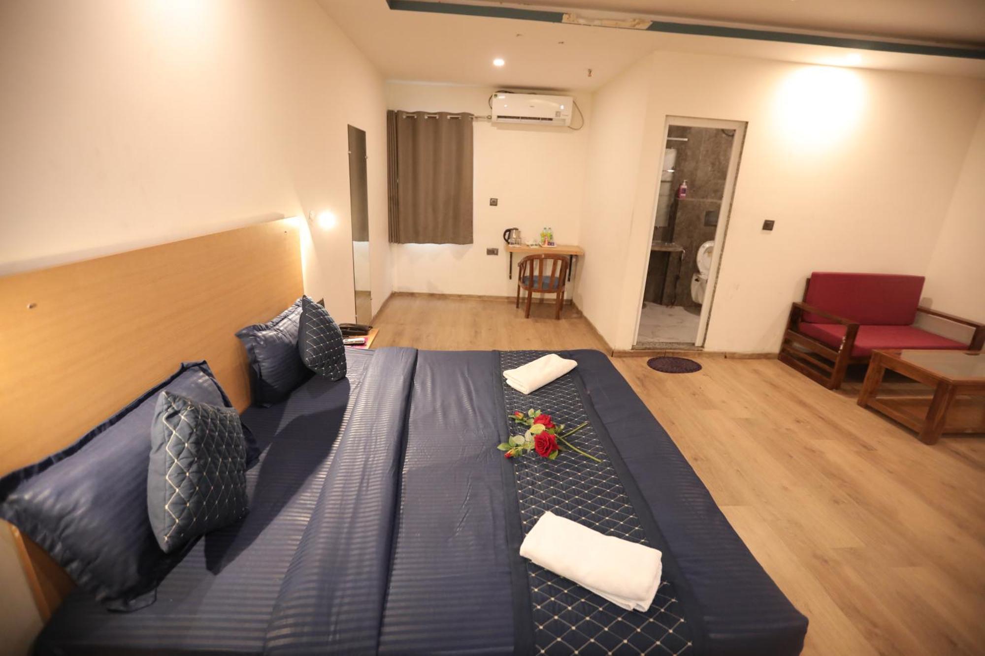 Hotel Noida Grand Sec 58 Extérieur photo