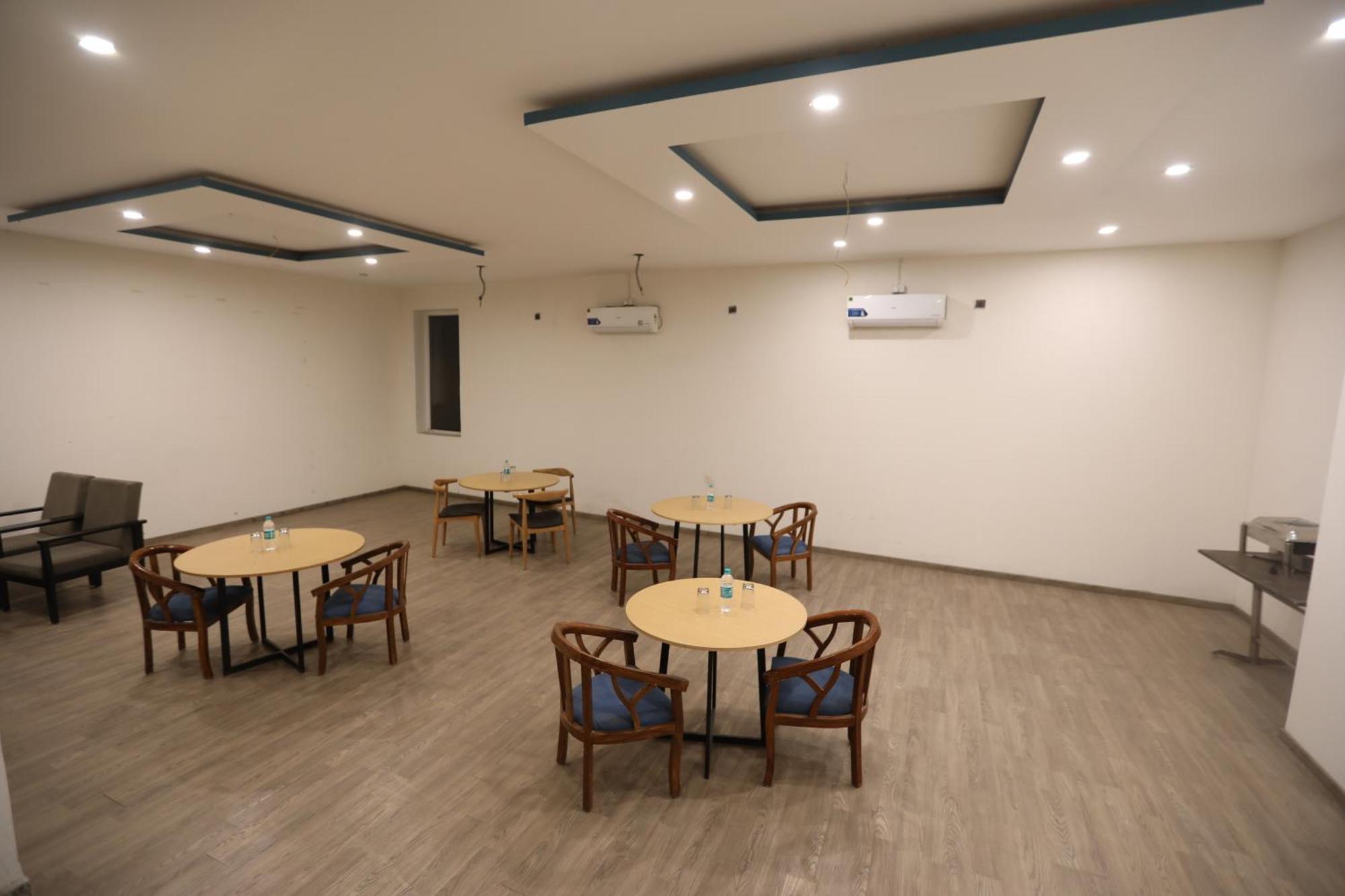 Hotel Noida Grand Sec 58 Extérieur photo