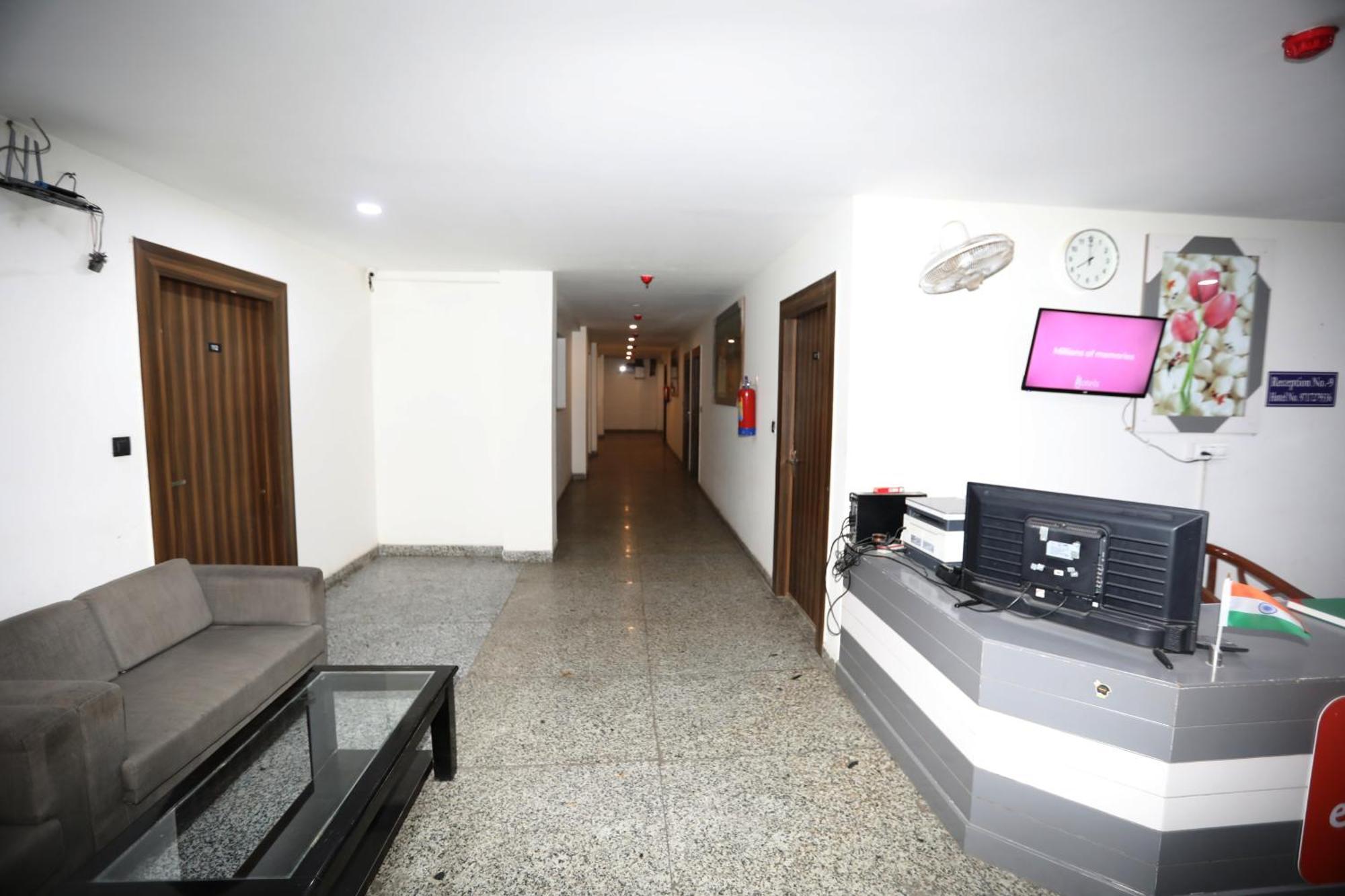Hotel Noida Grand Sec 58 Extérieur photo