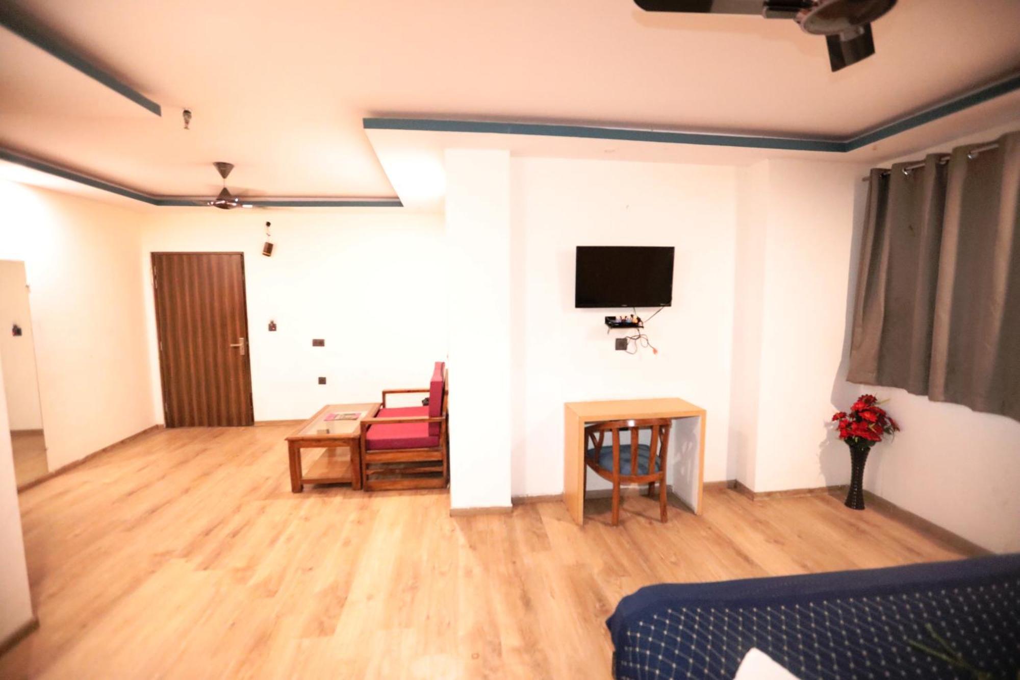 Hotel Noida Grand Sec 58 Extérieur photo