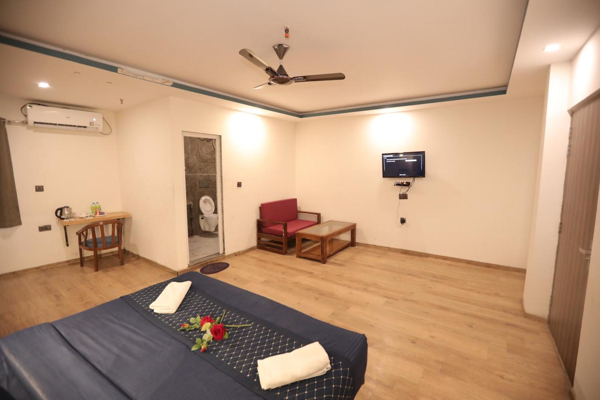 Hotel Noida Grand Sec 58 Extérieur photo