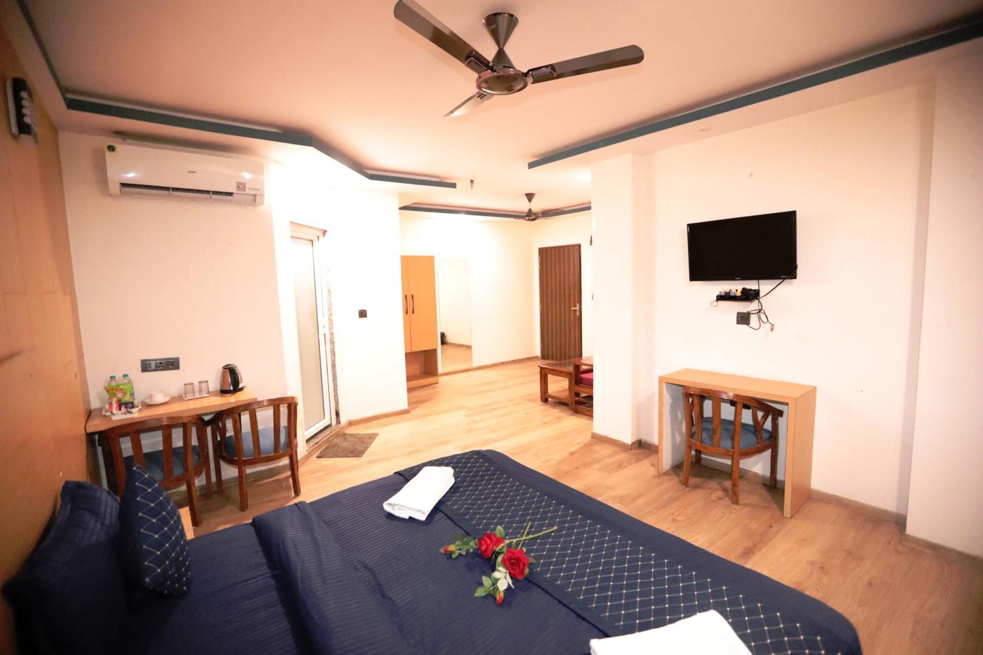 Hotel Noida Grand Sec 58 Extérieur photo