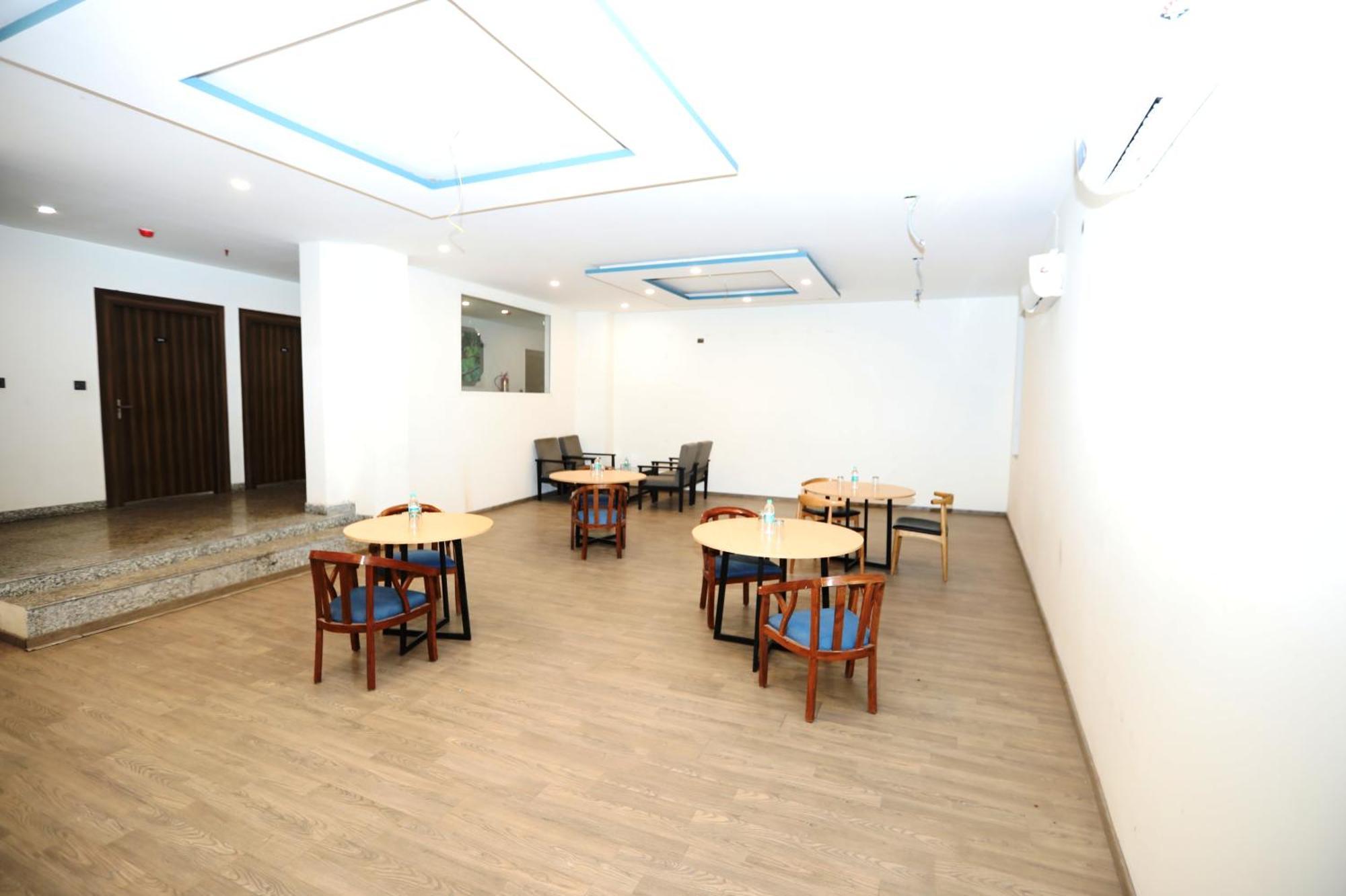 Hotel Noida Grand Sec 58 Extérieur photo