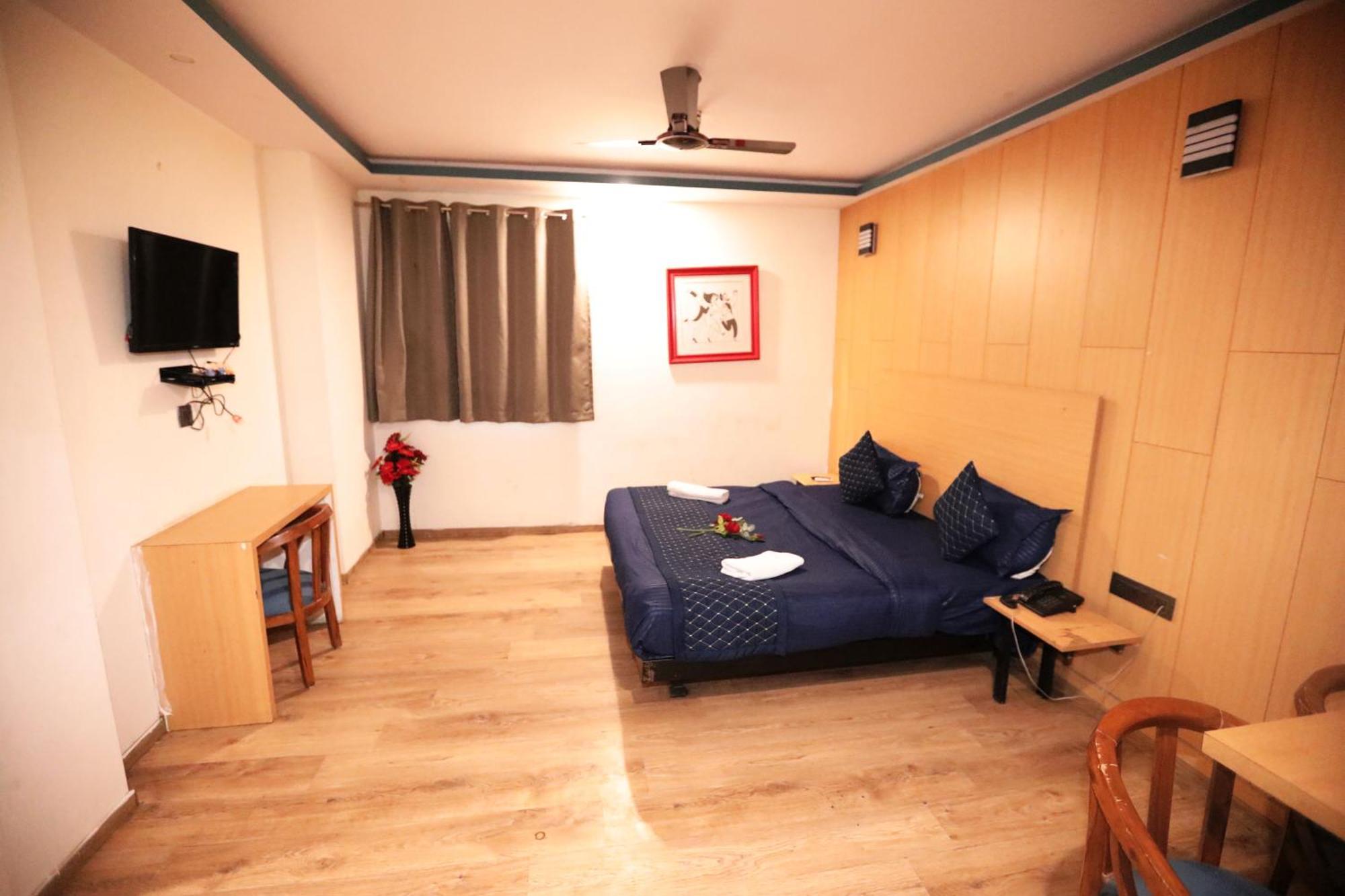 Hotel Noida Grand Sec 58 Extérieur photo